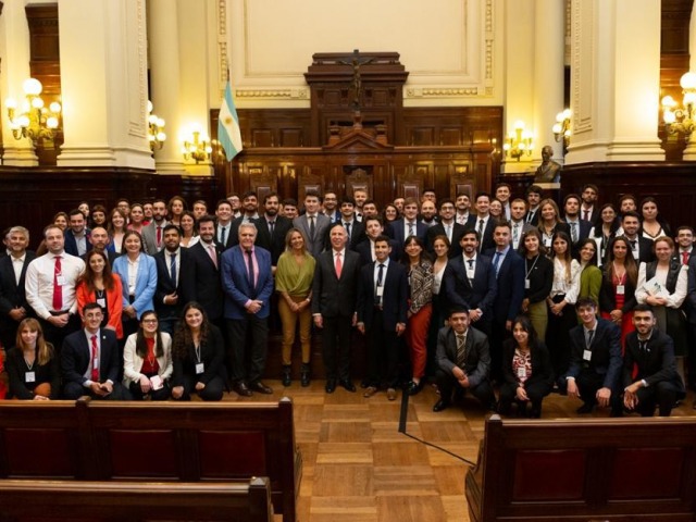 Convocan a jvenes a participar en el Seminario Pas Federal